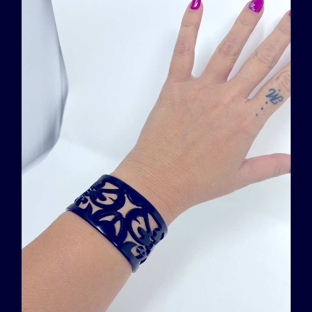 cuff bracelet Art Deco style